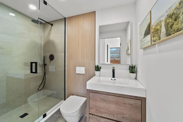 Additional image 17 of 55A Avenue Rd Unit 602