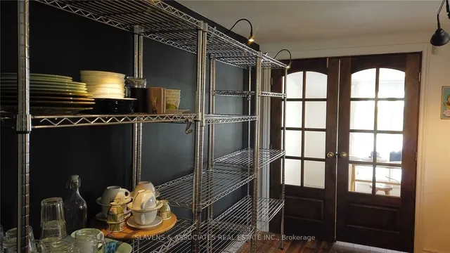 Additional image 4 of 2398 Gerrard St