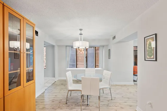 Additional image 15 of 33 University Ave Unit 903