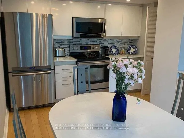 Additional image 11 of 55 Harbour Sq Unit 1417