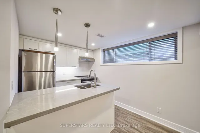 Additional image 32 of 30 Samya Crt