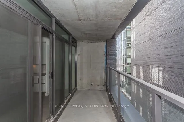 Additional image 8 of 111 Bathurst St Unit 423