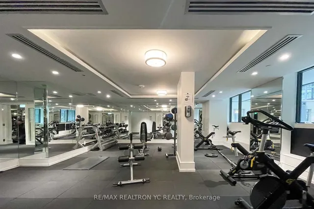 Additional image 34 of 955 Bay St Unit 3907