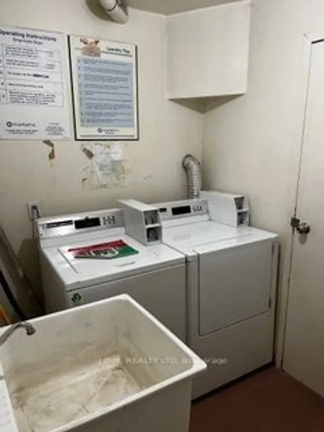 Additional image 8 of 2422 Keele St