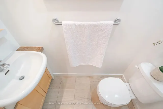 Additional image 17 of 208 Queens Quay Unit 2503