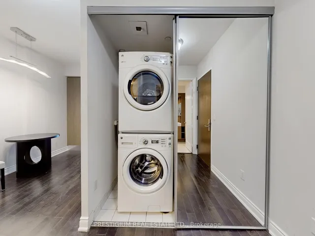 Additional image 22 of 388 Yonge St Unit 6901