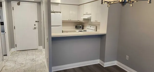 Additional image 26 of 942 Yonge St Unit 703