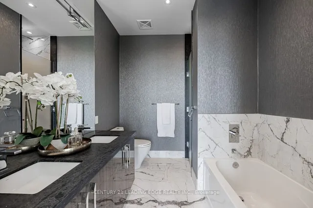 Additional image 23 of 39 QUEENS Quay Unit 1211