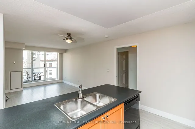 Additional image 7 of 330 Adelaide St Unit 810