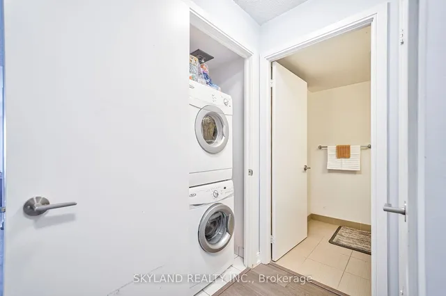 Additional image 16 of 255 Village Green Sq Unit 2204