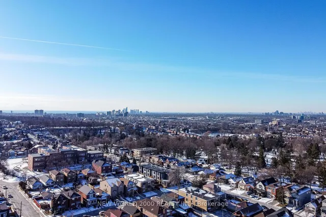 Additional image 27 of 2011 Eglinton Ave