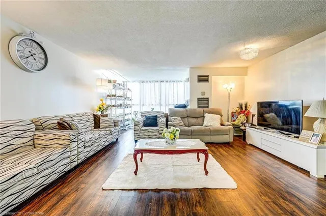 Additional image 16 of 8 Silver Bell Grove Unit 709