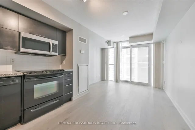 Additional image 11 of 126 Simcoe St Unit 506