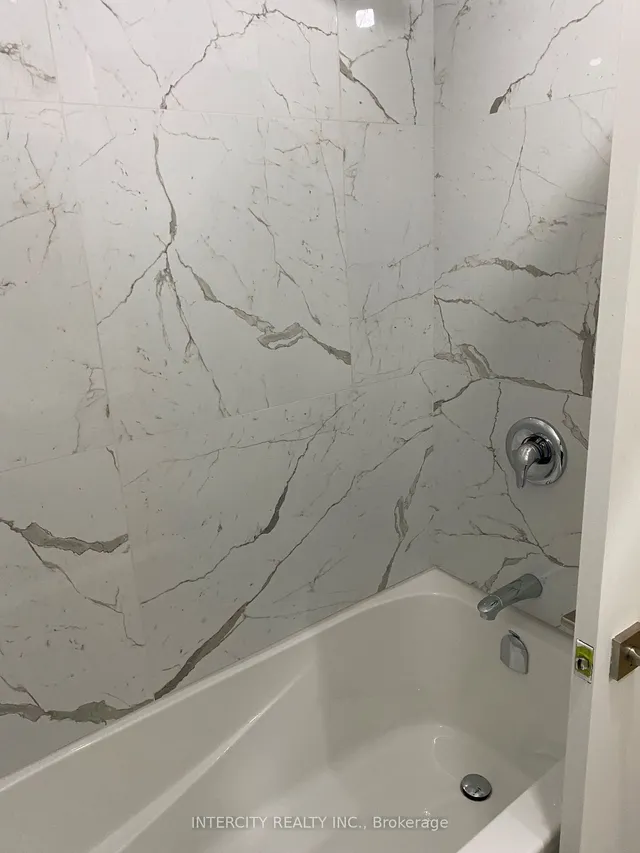 Additional image 7 of 32 Rothsay Ave