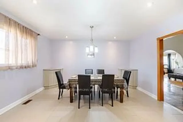 Additional image 11 of 10 Larchmere Ave