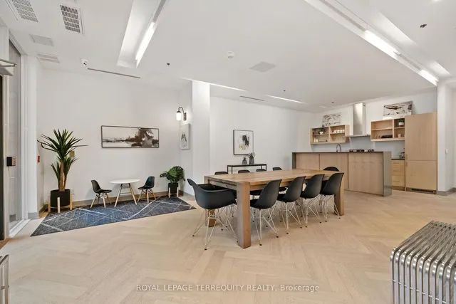 Additional image 30 of 38 Howard Park Ave Unit 157