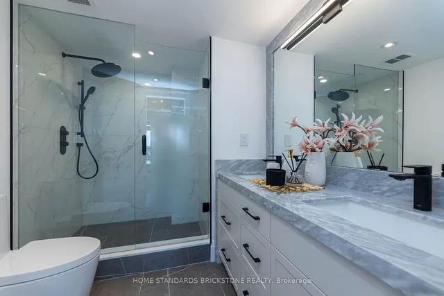 Additional image 24 of 66 Collier St Unit 9 D