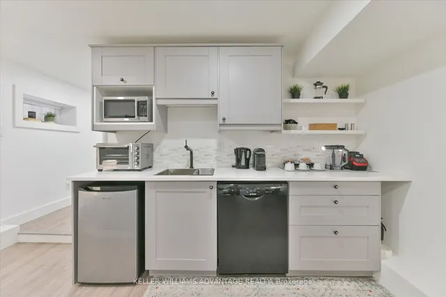 Additional image 29 of 1568 Dundas St