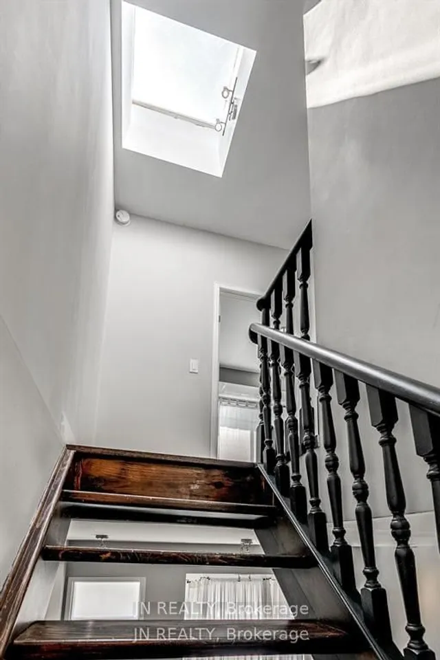 Additional image 17 of 308 Harbord St