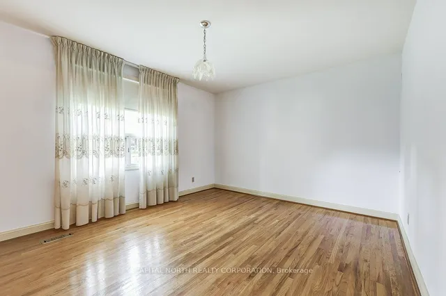 Additional image 17 of 2 Rollet Dr