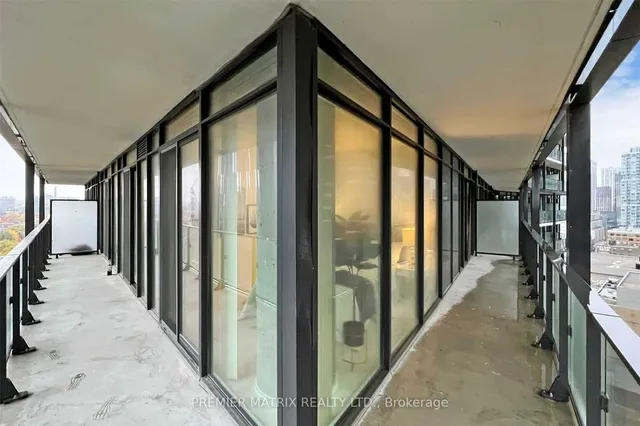 Additional image 31 of 125 Peter St Unit 1401