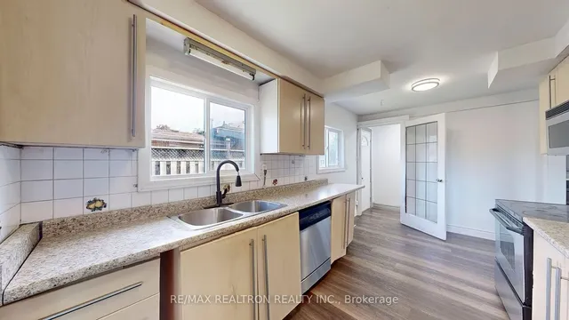 Additional image 10 of 21 Avening Dr