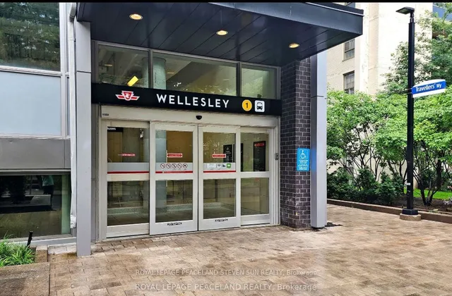 Additional image 4 of 17 Dundonald St Unit 704