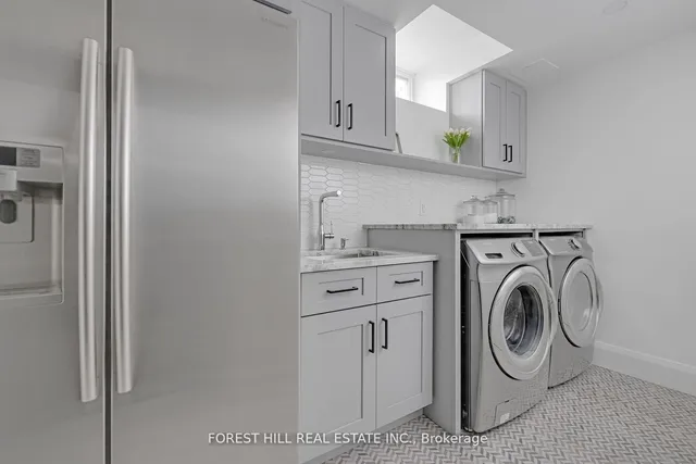 Additional image 34 of 2567 Lake Shore Blvd