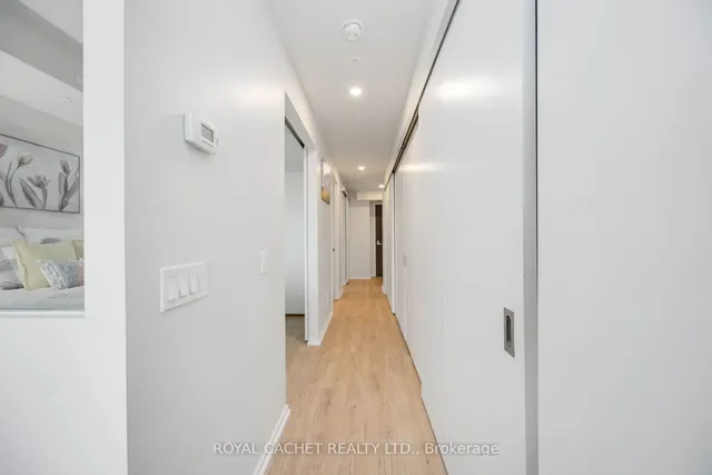 Additional image 14 of 197 Yonge St Unit 1411