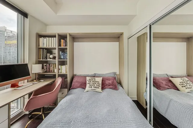 Additional image 20 of 18 Harbour St Unit 1910