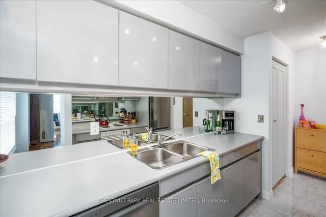 Additional image 11 of 50 Lombard St Unit 1401