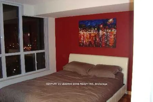 Additional image 11 of 76 Shuter St Unit 901