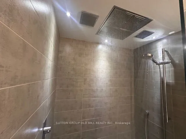 Additional image 23 of 456 College St Unit 211