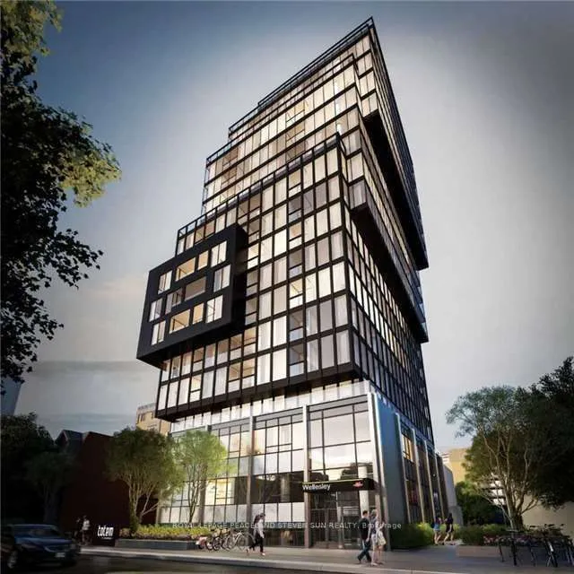 17 Dundonald St Unit 704