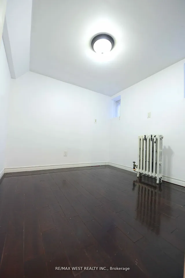 Additional image 35 of 76 Rosemount Ave