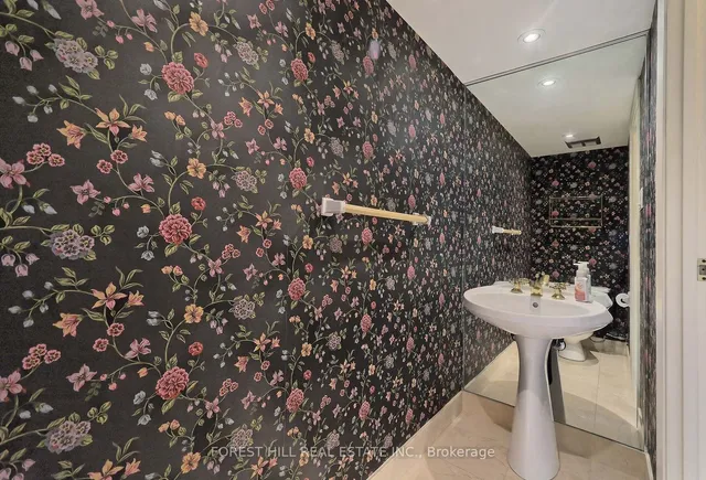 Additional image 17 of 449 Walmer Rd Unit 902