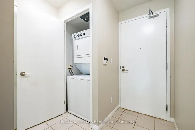Additional image 15 of 209 Fort York Blvd Unit 471