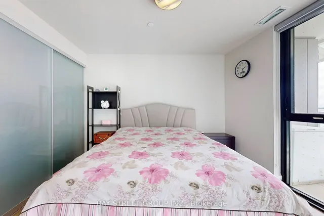 Additional image 27 of 118 Merchants' Wharf Unit 305