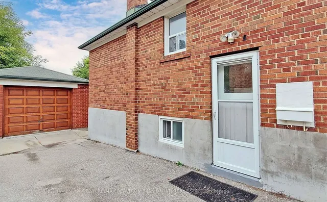 Additional image 10 of 37 Regina Ave