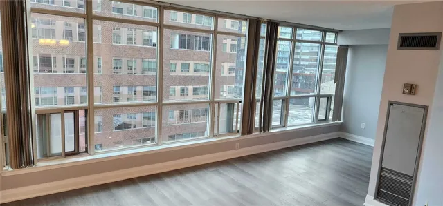 Additional image 12 of 942 Yonge St Unit 703