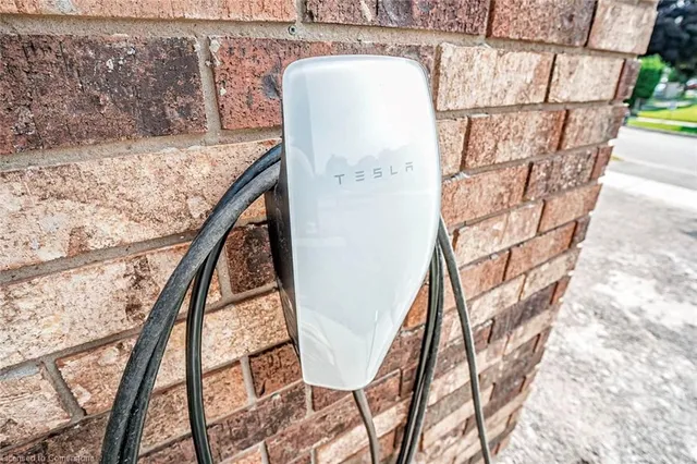 Additional image 6 of 102 Pennyhill Dr