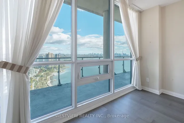 Additional image 25 of 59 Annie Craig Dr Unit PH3901