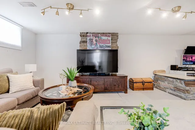 Additional image 32 of 171 Coronation Dr