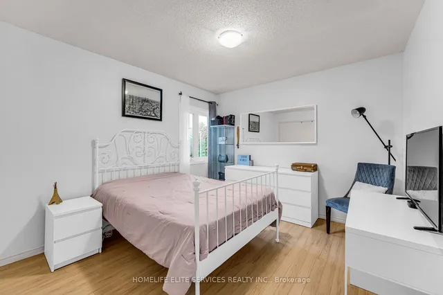 Additional image 34 of 15 Lenthall Ave