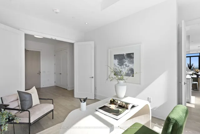 Additional image 4 of 1 Strathgowan Ave Unit PH02