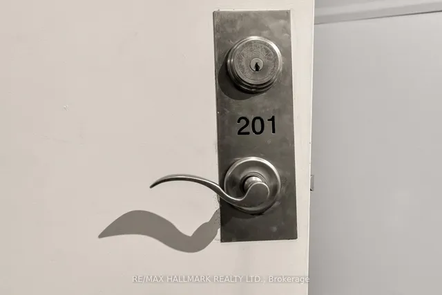 Additional image 5 of 2151 Danforth Ave