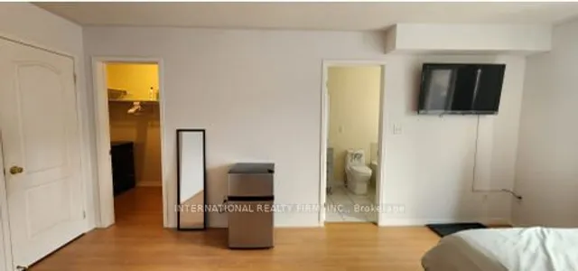 Additional image 25 of 23 Hackett Ave