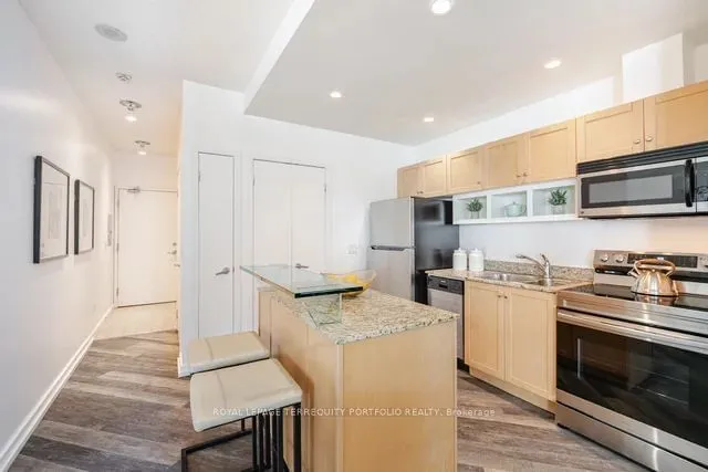 Additional image 31 of 208 Queens Quay Unit 2503