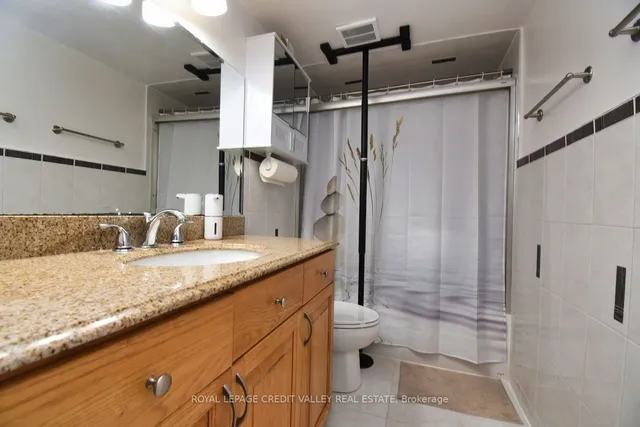 Additional image 25 of 5 Frith Rd Unit 410