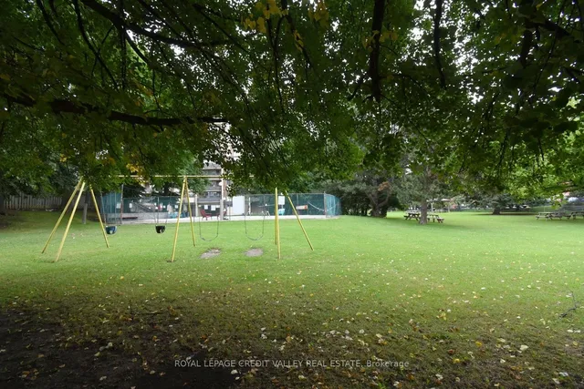 Additional image 39 of 5 Frith Rd Unit 410